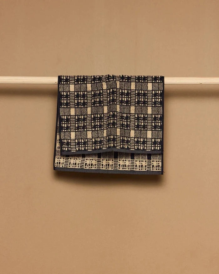 Alma Hand Towel - Lone Fox