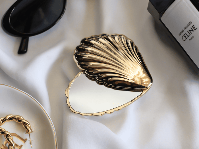 Deco Shell Compact Mirror: Silver - Lone Fox