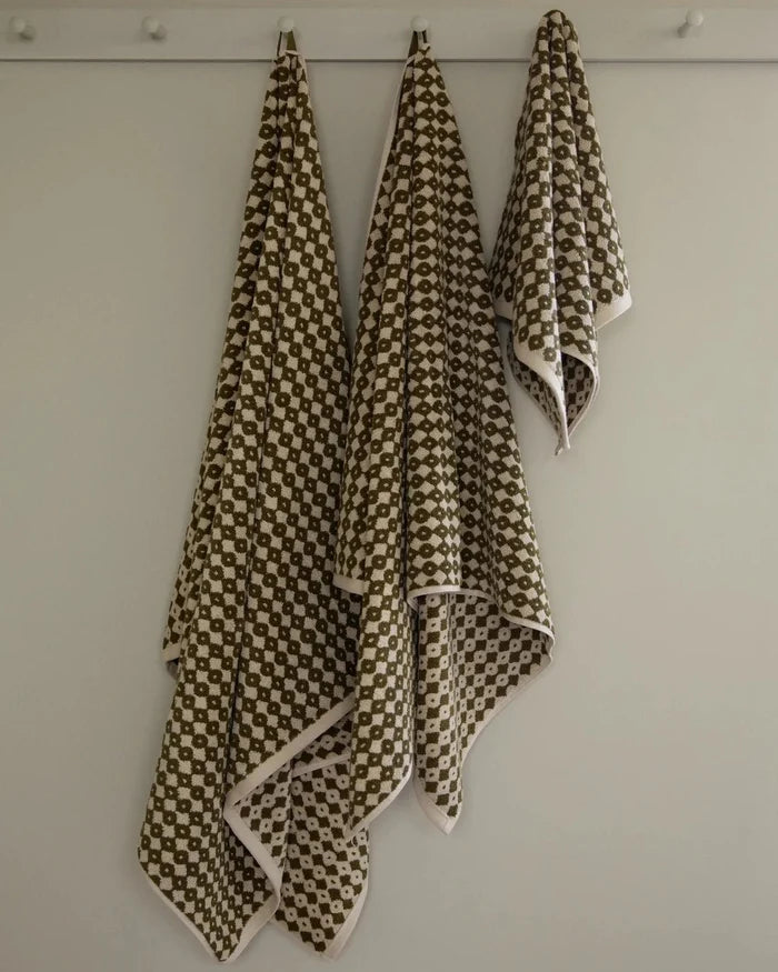 Hanna Bath Towel - Lone Fox