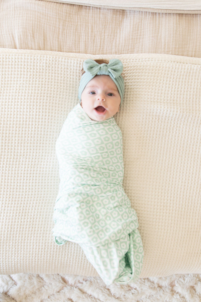 LIGHT GREEN CHECKER DAISY | SWADDLE