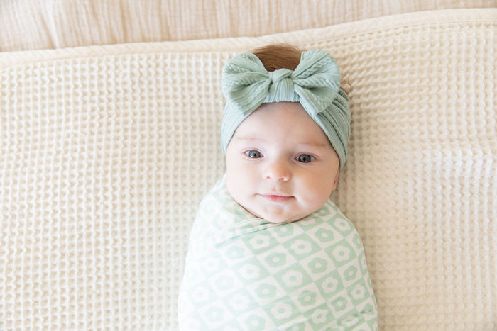LIGHT GREEN CHECKER DAISY | SWADDLE