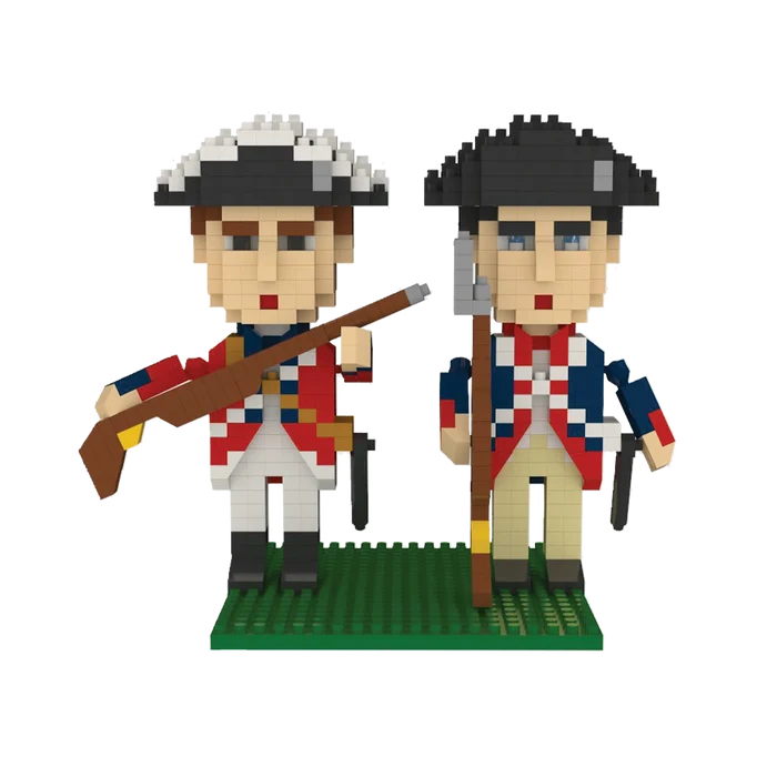 Two mini block figures in Revolutionary War uniforms with weapons on a white background