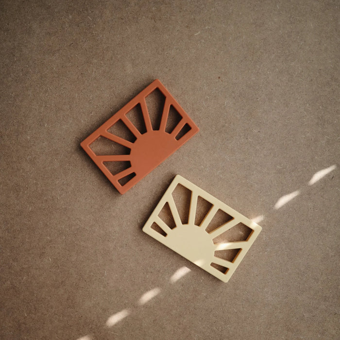 SILICONE SUN TEETHER | CLAY