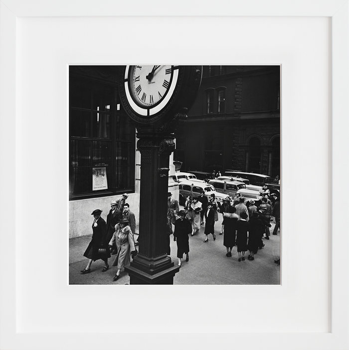 Tempo of the City: I. Fifth Avenue and 44th Street, Manhattan.
